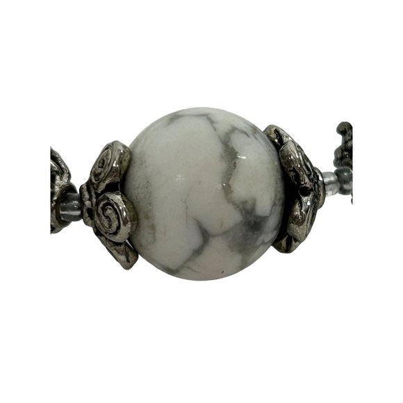 White Howlite Gemstone Beaded Bracelet Handcrafted Silver Tone Floral Grey Whte - Picture 9 of 17